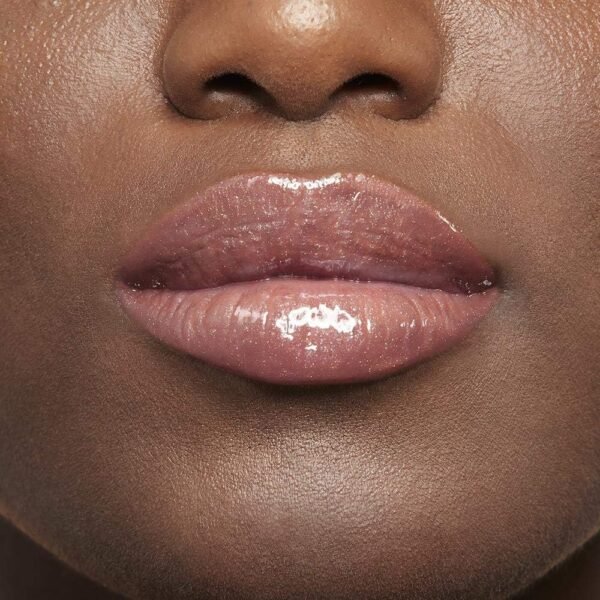 ⁦Maybelline New York Lifter Gloss, Hydrating Lip Gloss with Hyaluronic Acid, 5.4 ml, Shade 003 Moon : Amazon.ae: Beauty⁩ - الصورة ⁦6⁩